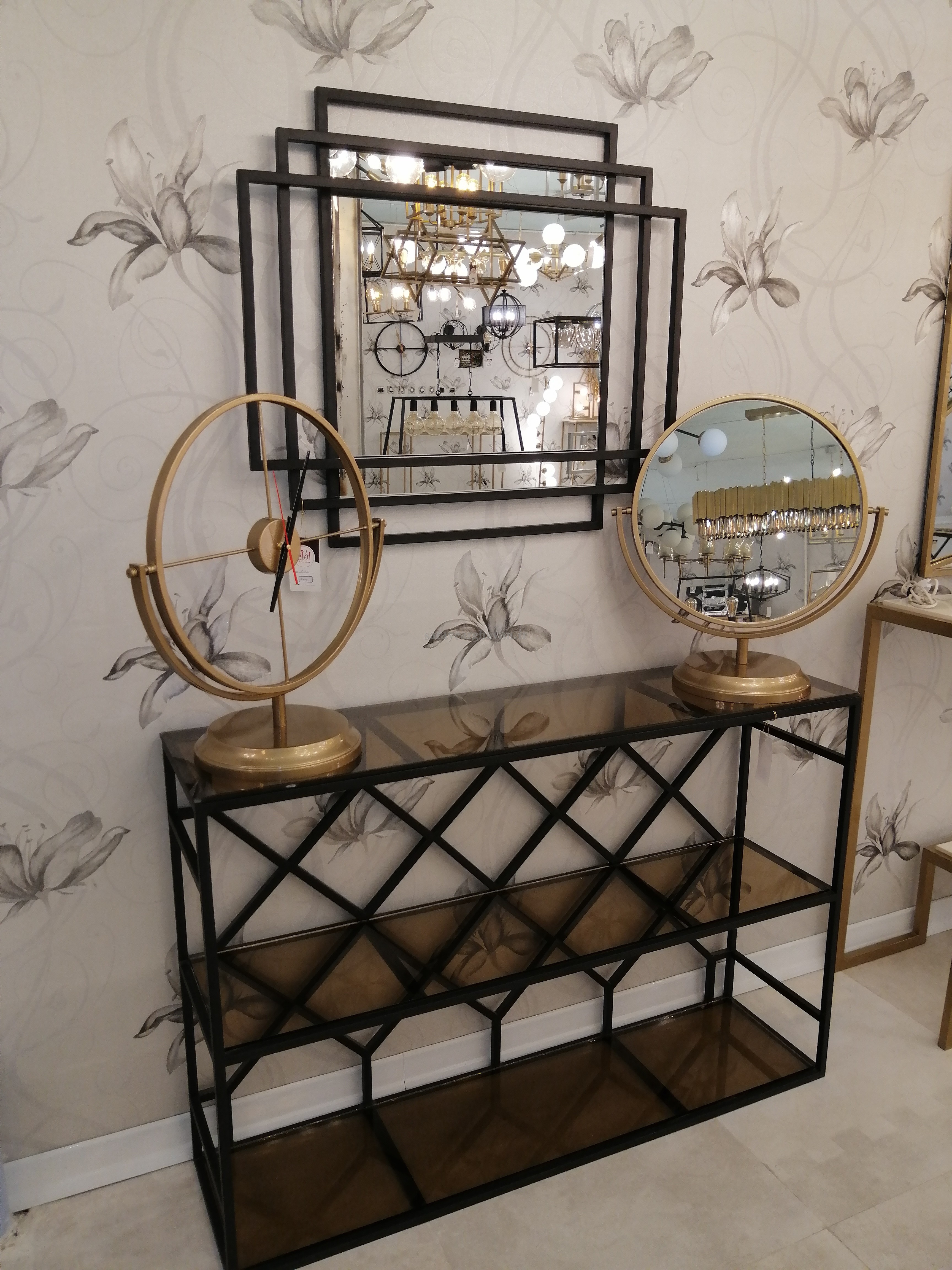 ساعت رومیزی مدرن فلزی کد H146