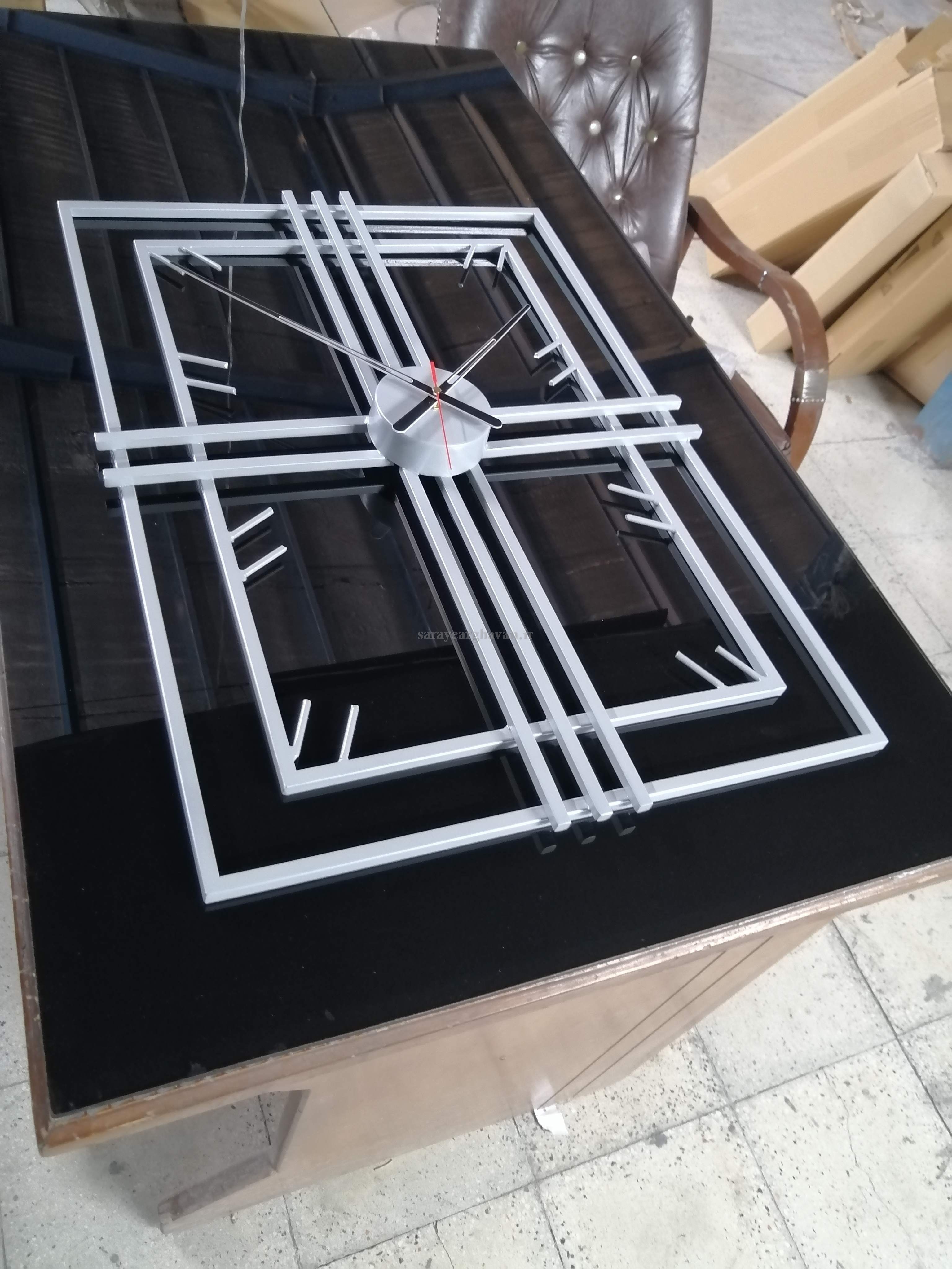 ساعت دیواری مدرن فلزی کد H185